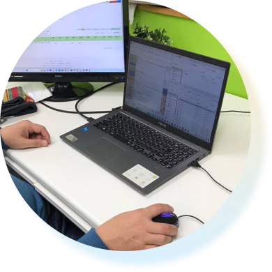 データ入力作業の写真