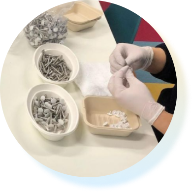 部品の封入や加工のイメージ写真