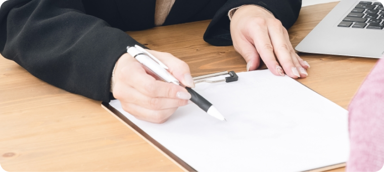 書類申請のイメージ写真