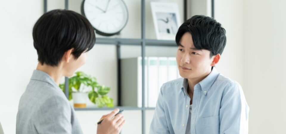 相談している写真