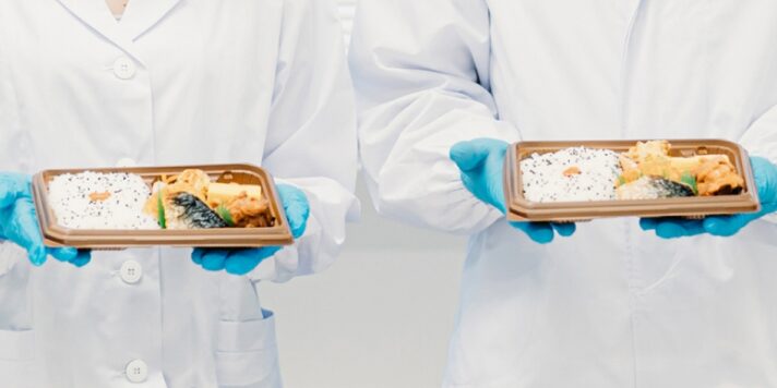 盛り付け作業のイメージ画像